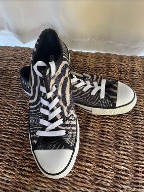 Converse Sequin Zebra Print Low-Top Sneakers - Black & White